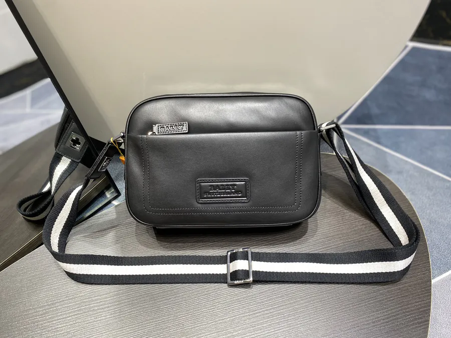 Men's Crossbody Bag in Top Grain Leather