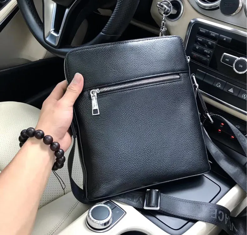 GIANNI Men's Bold Crossbody Bag