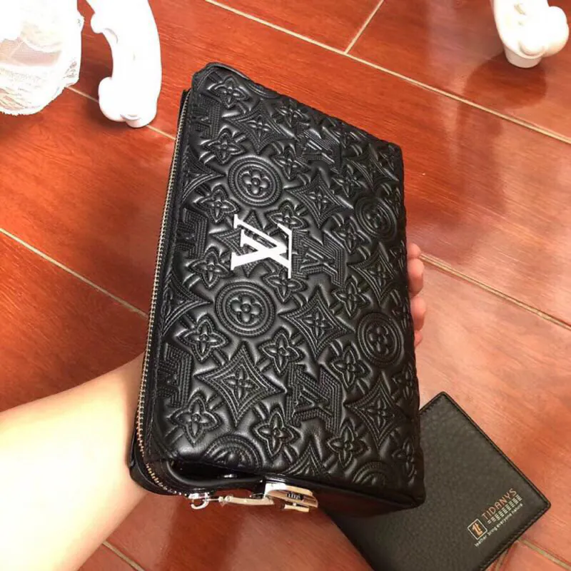 Louis Vuitton 纯牛皮密码锁包 Modern Fashion Frontline