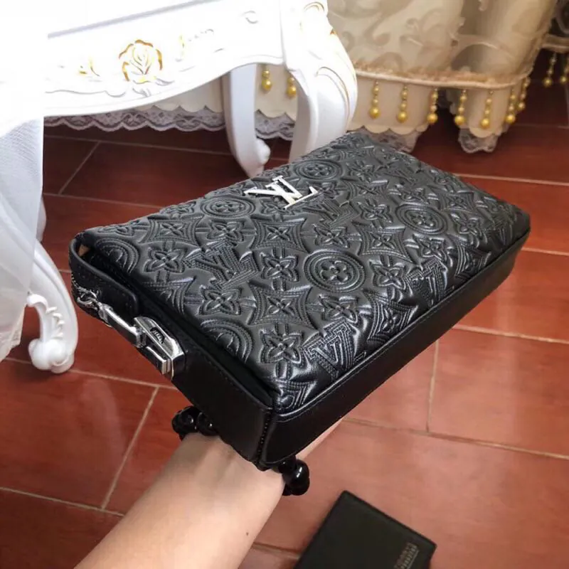 Louis Vuitton 纯牛皮密码锁包 Modern Fashion Frontline