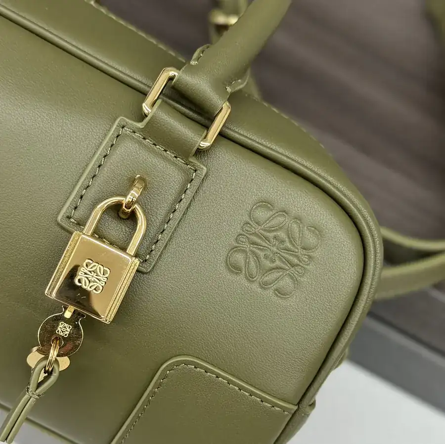 Mini Amazona 23 Cropped Handbag Bowling Bag