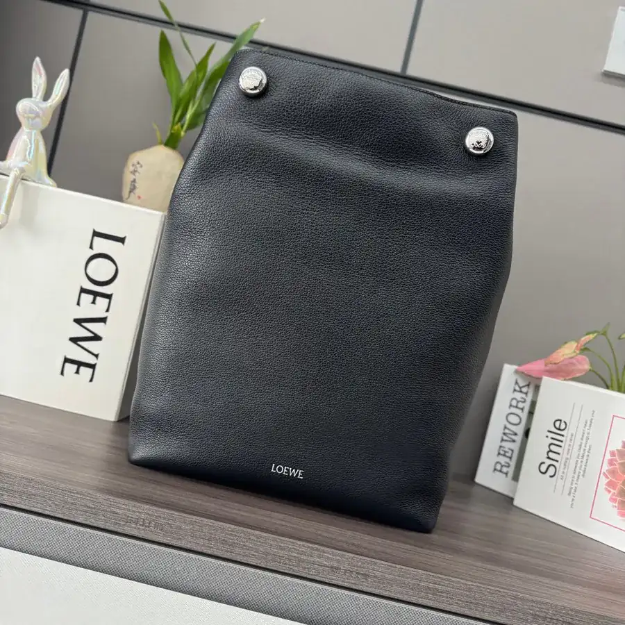 LOEWÉ Pebble Hobo Minimalist Vertical Tote
