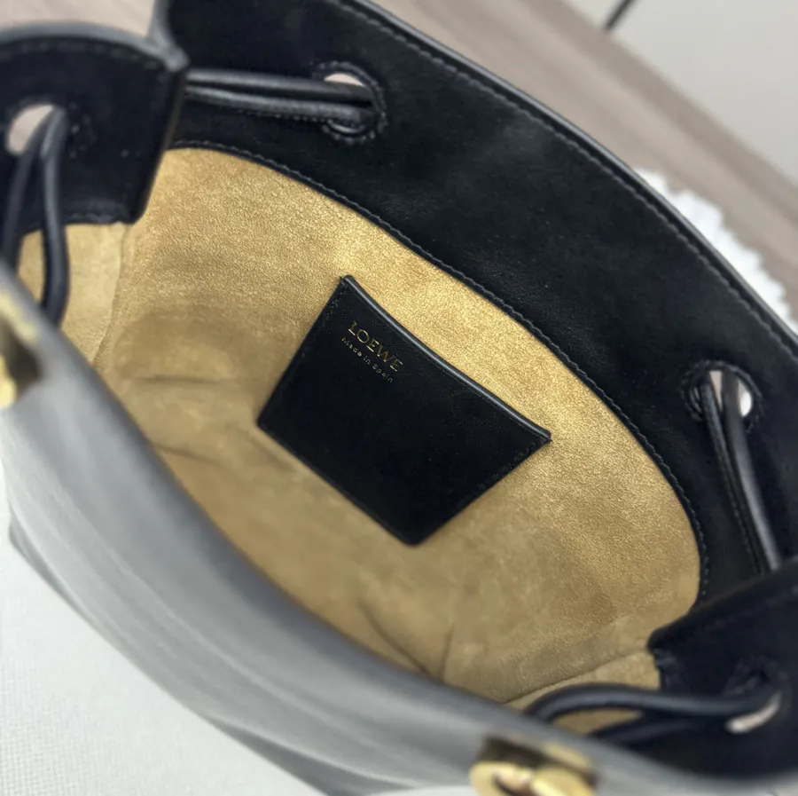 LOEWÉ Smooth Calfskin Pebble Bag