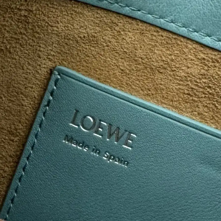 LOEWÉ Smooth Calfskin Pebble Tote