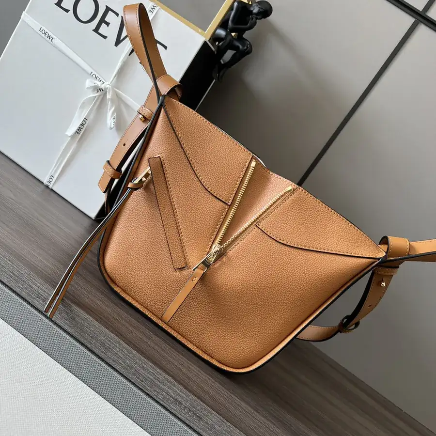 P700.Loe Compact Hammock Bag in Soft Grained Calfskin