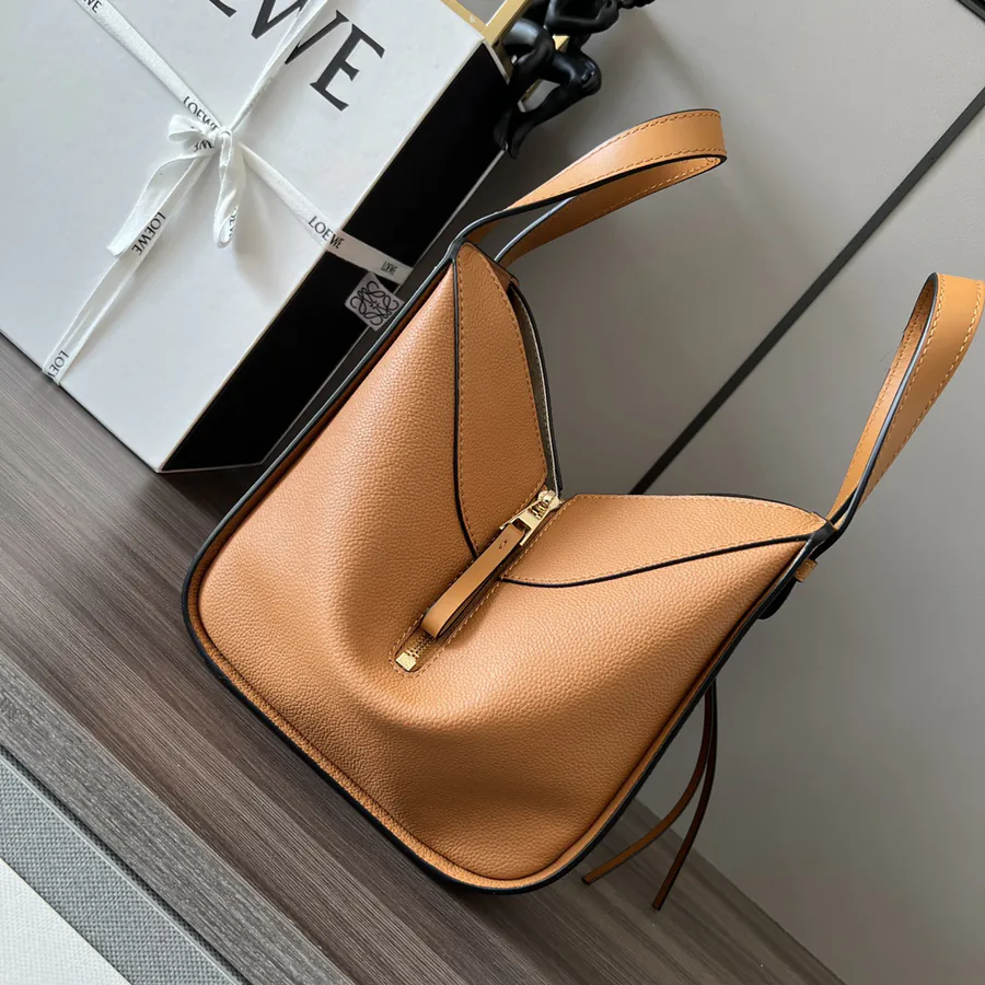P700.Loe Compact Hammock Bag in Soft Grained Calfskin