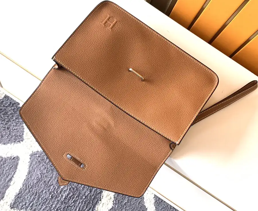 Ema Bucket Bag in Top Grain Leather