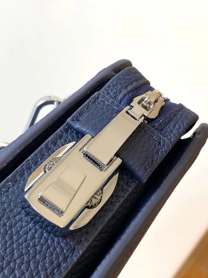 Ema Bucket Bag in Deep Blue