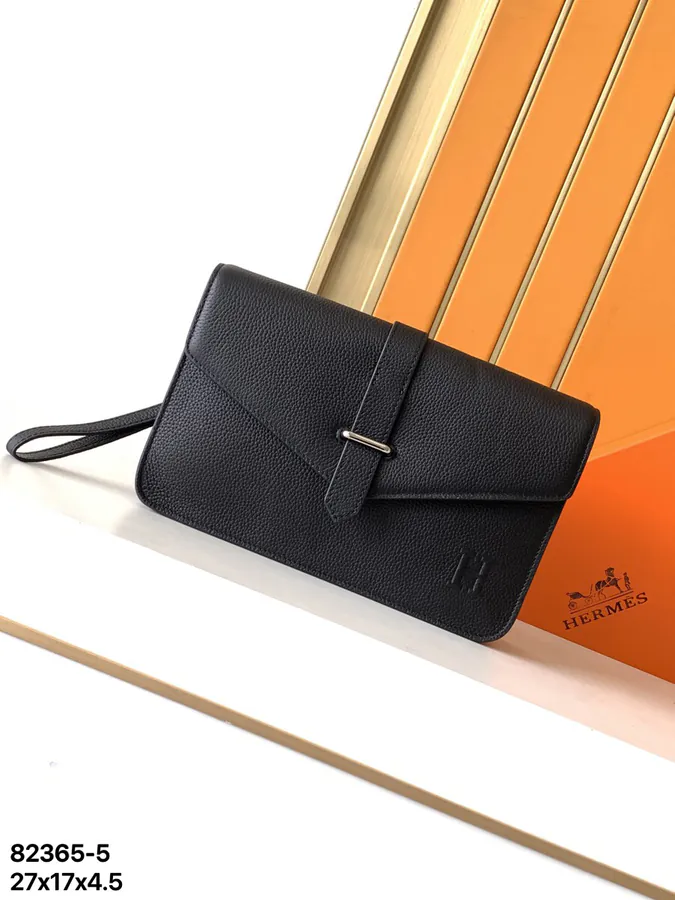 Ema Bucket Bag in Black Grained Calfskin