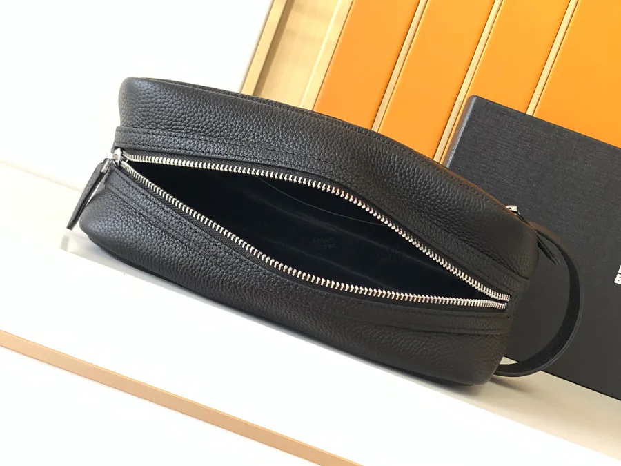 Mondaine Bucket Bag Premium Leather, Elegant Design