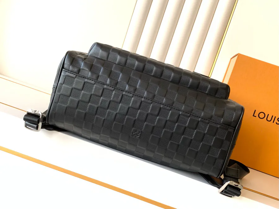 Avenue Damier Infinity Shoulder Bag Grained Calfskin