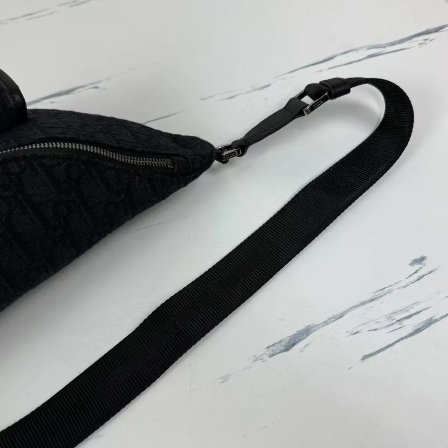8 Spring 2025 Collection Bucket Bag with Oblique Print
