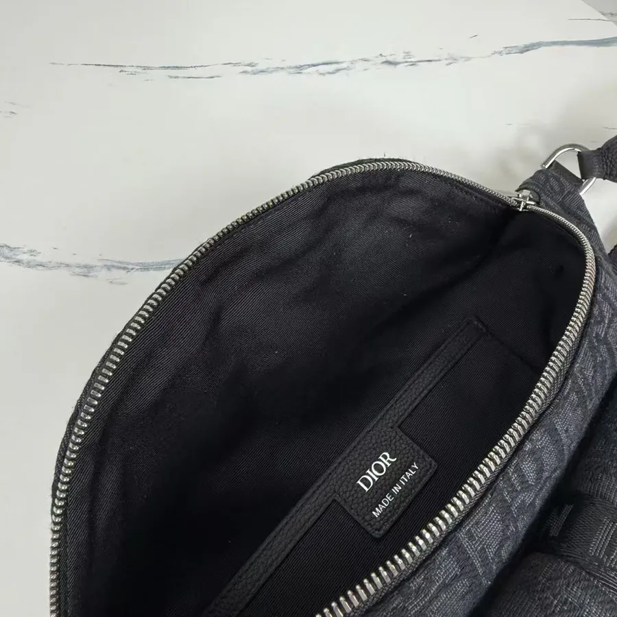 8 Spring 2025 Collection Bucket Bag with Oblique Print