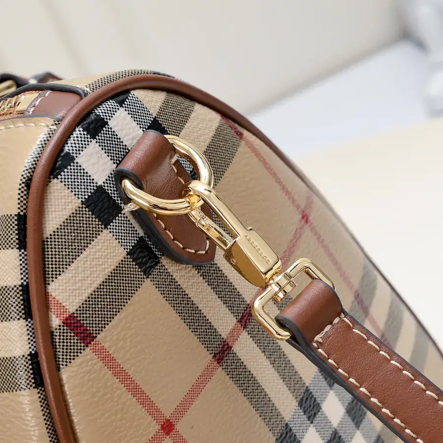 Bur Upgraded Bucket Bag in桦木棕格纹