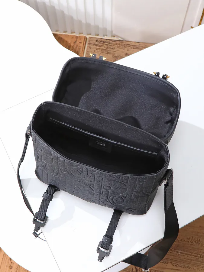 Hit The Road Flip Messenger Bag Black