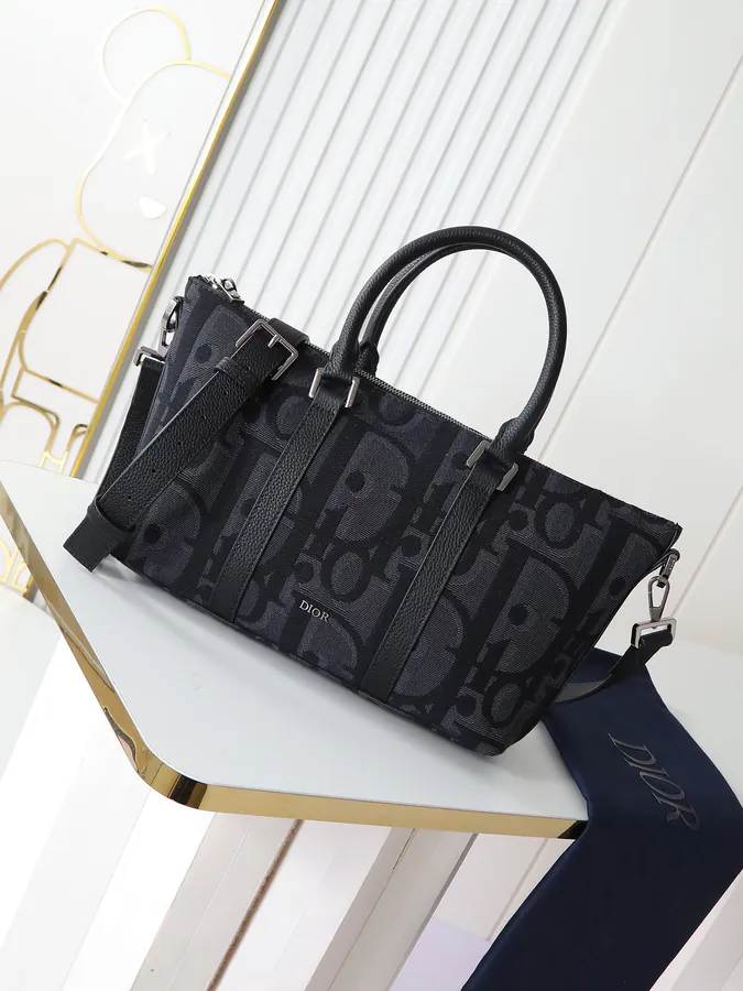 Dior Weekender 25 Handbag with Classic Design and Adjustable Strap