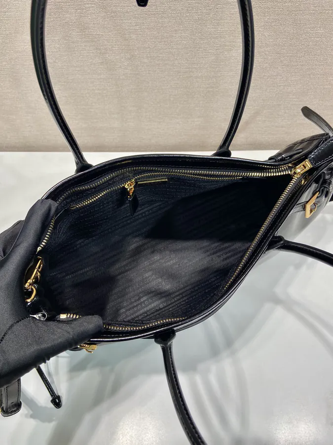 LusSolf Oil Tanned Leather Bucket Bag