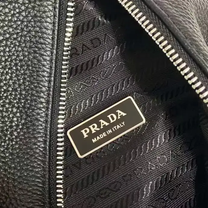 P Brand 2VZ098 New Crossbody Bag