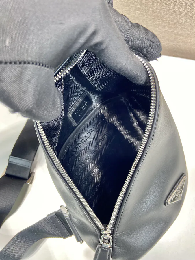 P Brand 2VZ098 Minimalist Crossbody Bag
