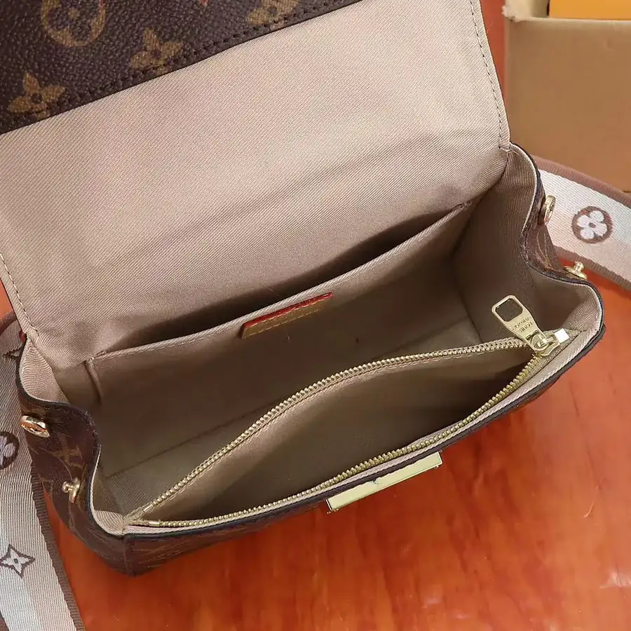 U Mini Handbag Timeless Structure, Versatile Design