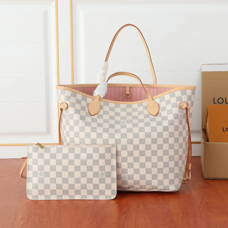 LV Neverfull Midsize Tote Grained Calfskin