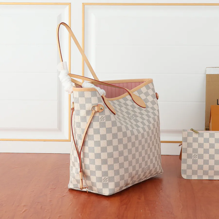 LV Neverfull Midsize Tote Grained Calfskin