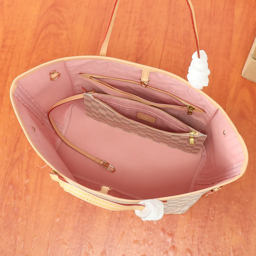 LV Neverfull Midsize Tote Grained Calfskin
