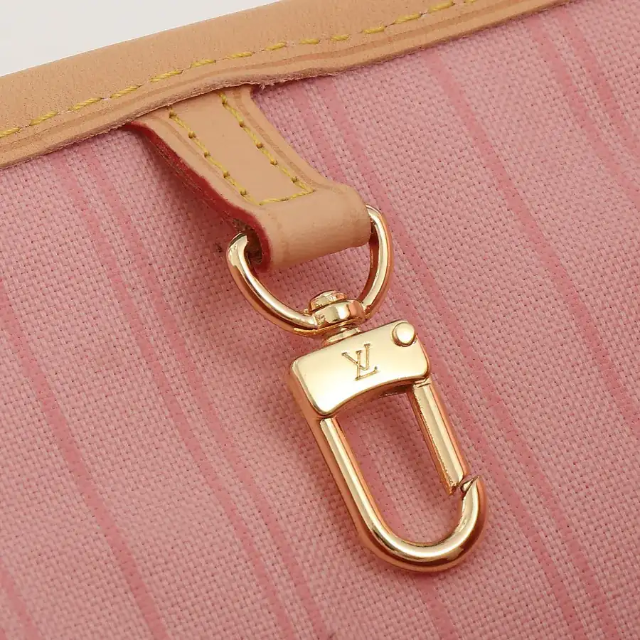 LV Neverfull Midsize Tote Grained Calfskin