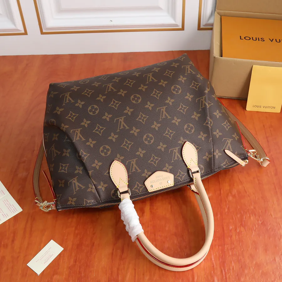 TURENNE Medium Handbag M48814