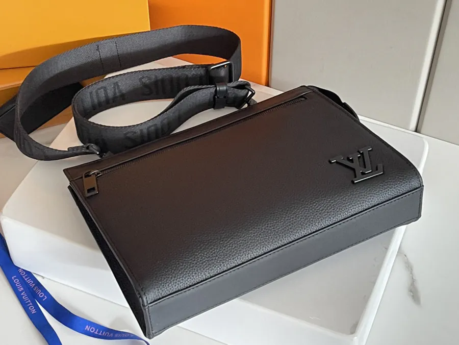 Top Original M59329 Men's Messenger Bag Aerogram Handbag