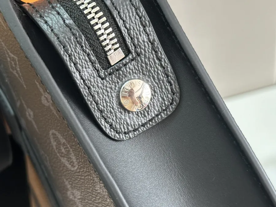 Sac Plat 24H Handbag with Monogram Eclipse Canvas