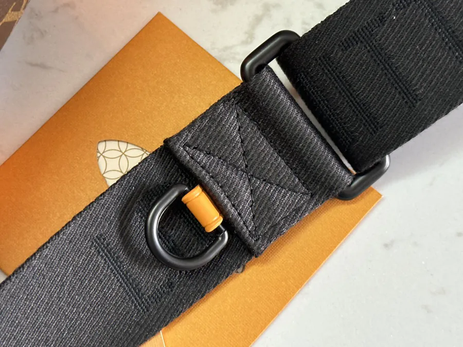 Louis Vuitton Keepall Bandoulière 25 Handbag