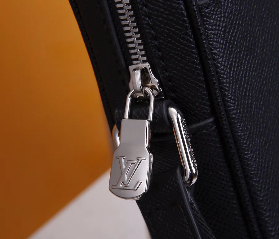 ALEX Small Briefcase in Taïga Leather
