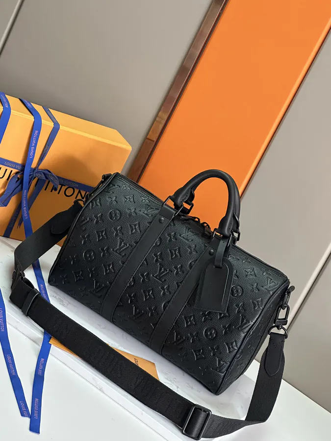 Louis Vuitton Keepall Bandoulière 35 Handbag