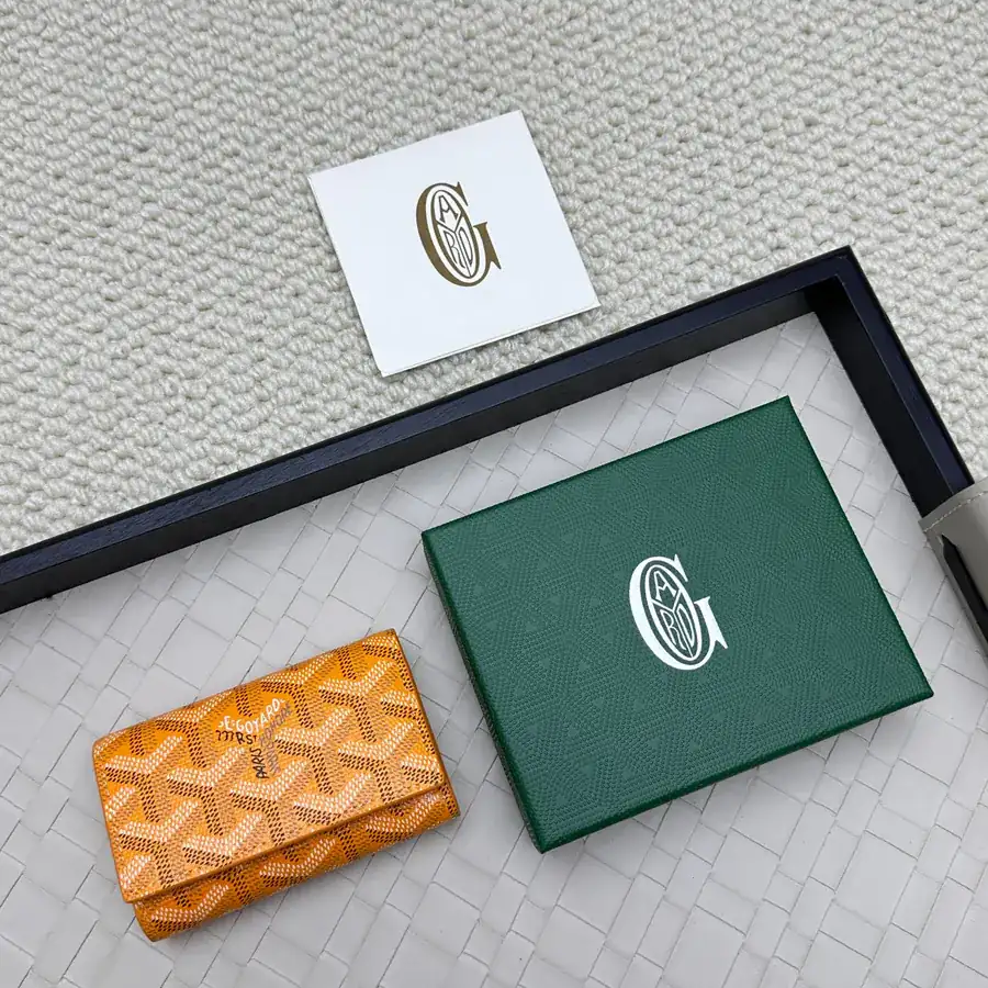 Saint Suice 3 Fold Key Case