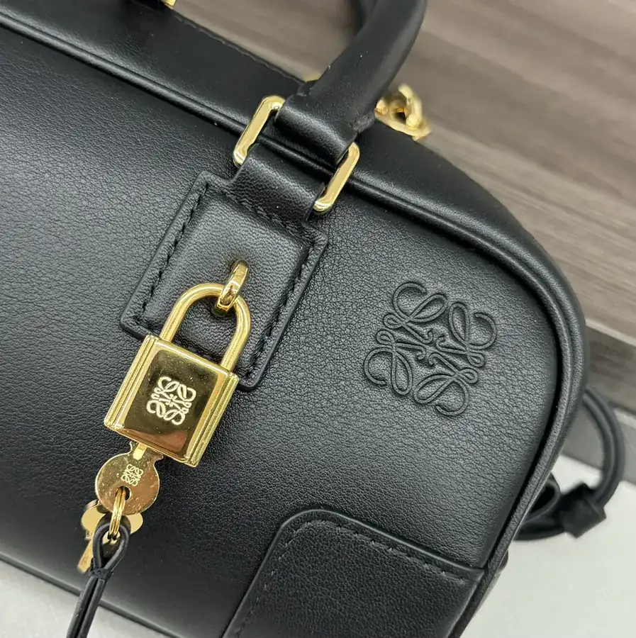 Mini Amazona 23 Cropped Handbag Bowling Bag