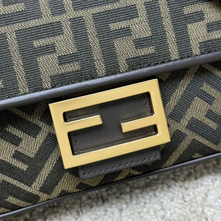 Baguette Medium Chain Handbag