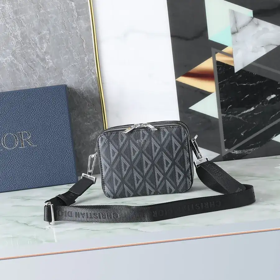 Marc Bohan Diamond Messenger Bag Elegant and Practical
