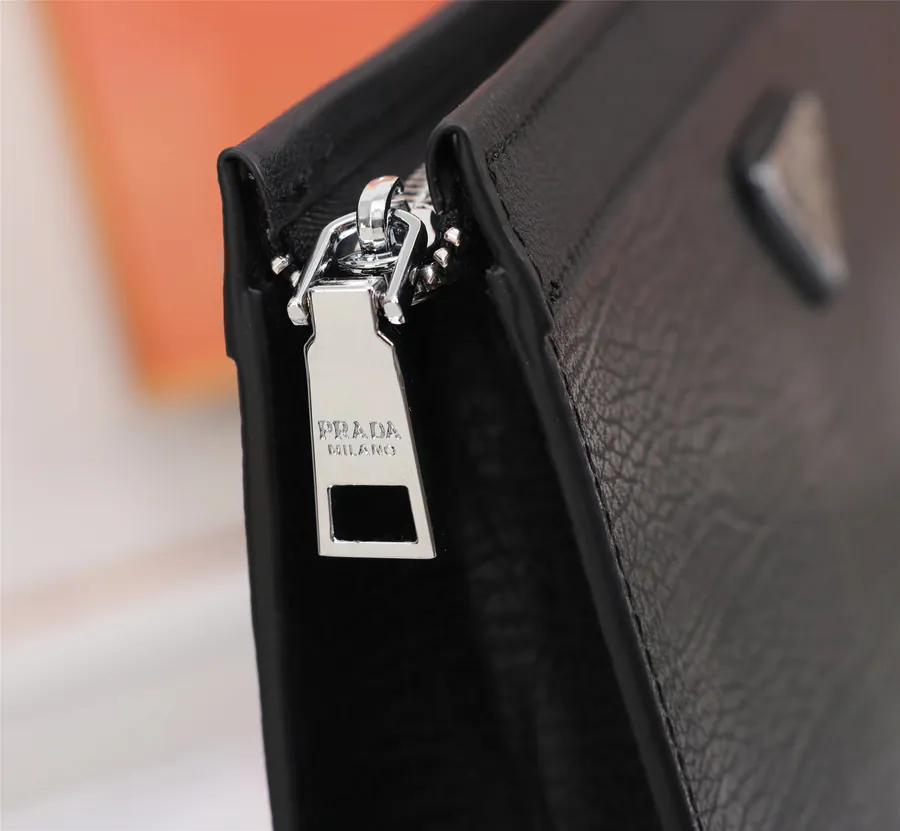 P Brand Men's Wallet Italian Calfskin, Classic Style