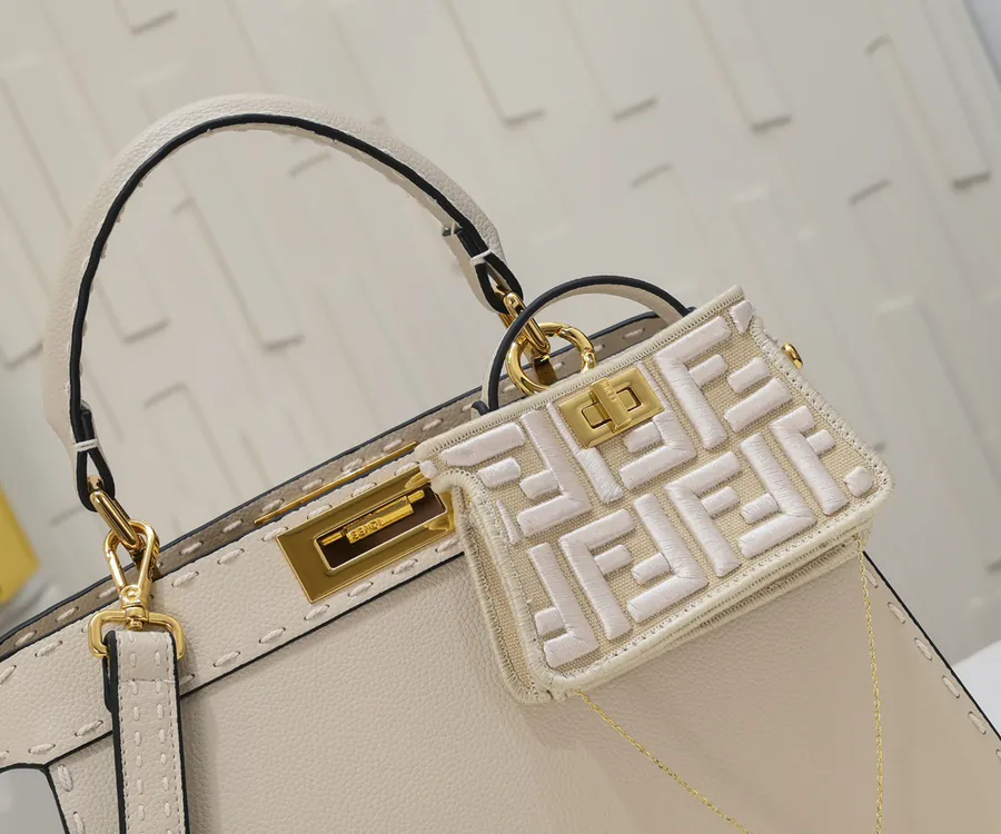 Fendi Peekaboo ISeeU Medium Handbag with Classic Hardware