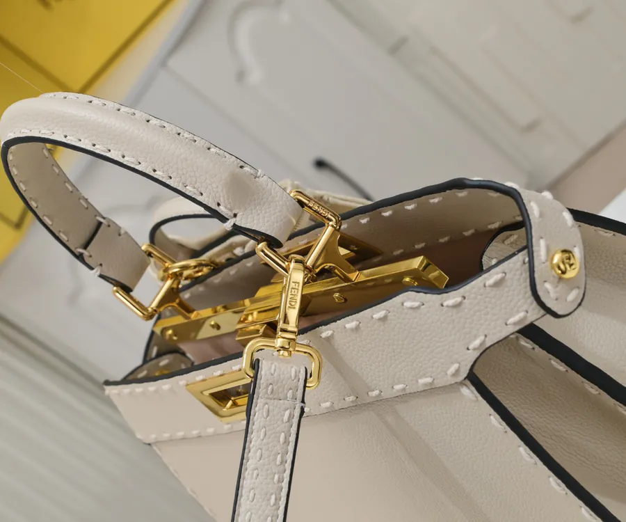 Fendi Peekaboo ISeeU Medium Handbag with Classic Hardware
