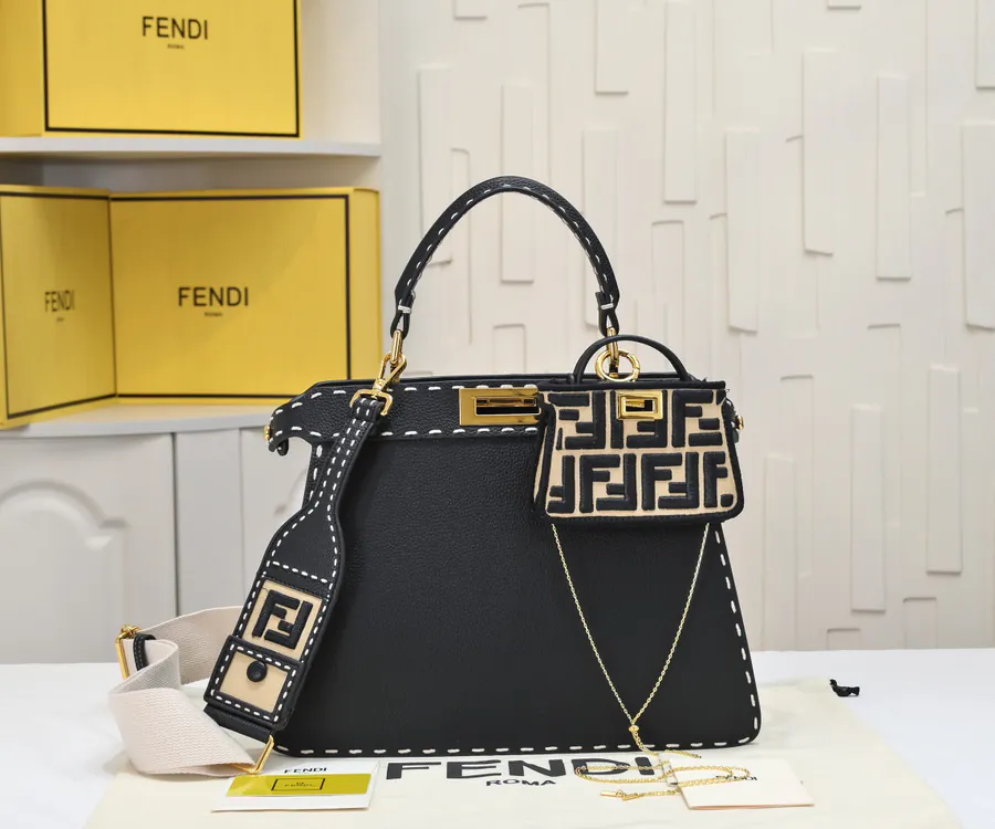 Fendi Peekaboo ISeeU Medium Handbag