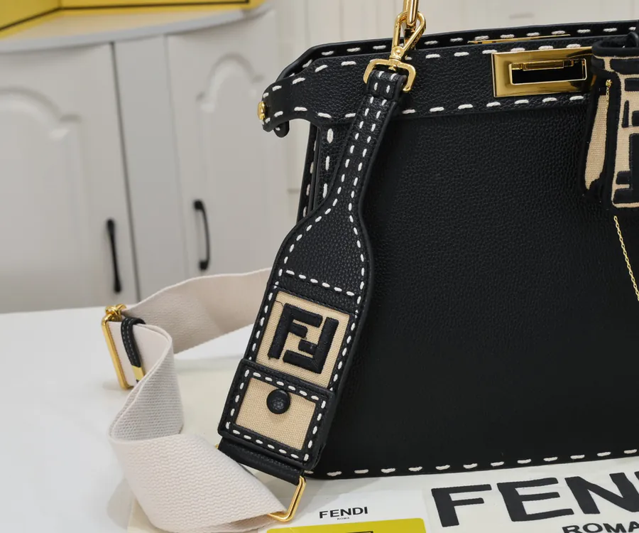 Fendi Peekaboo ISeeU Medium Handbag