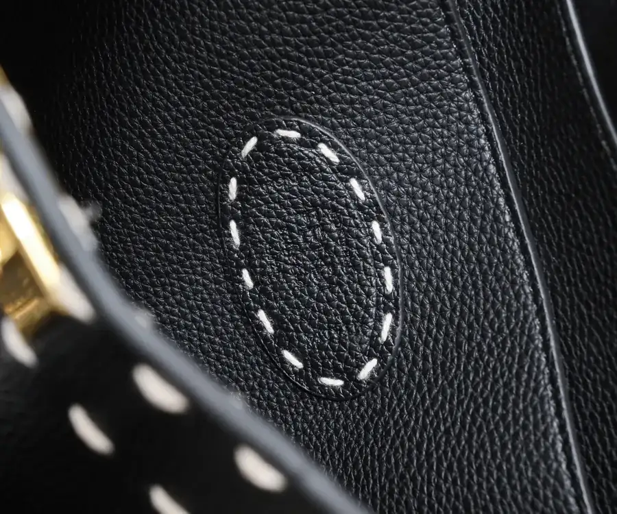 Fendi Peekaboo ISeeU Medium Handbag
