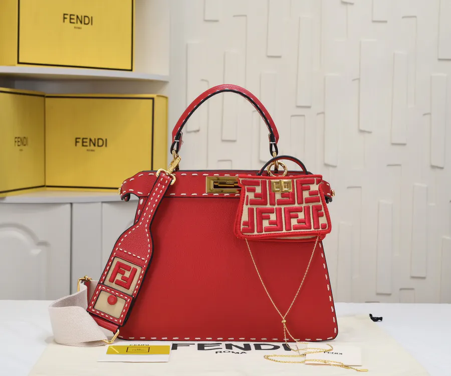 Fendi Peekaboo ISeeU Medium Handbag with Classic Details