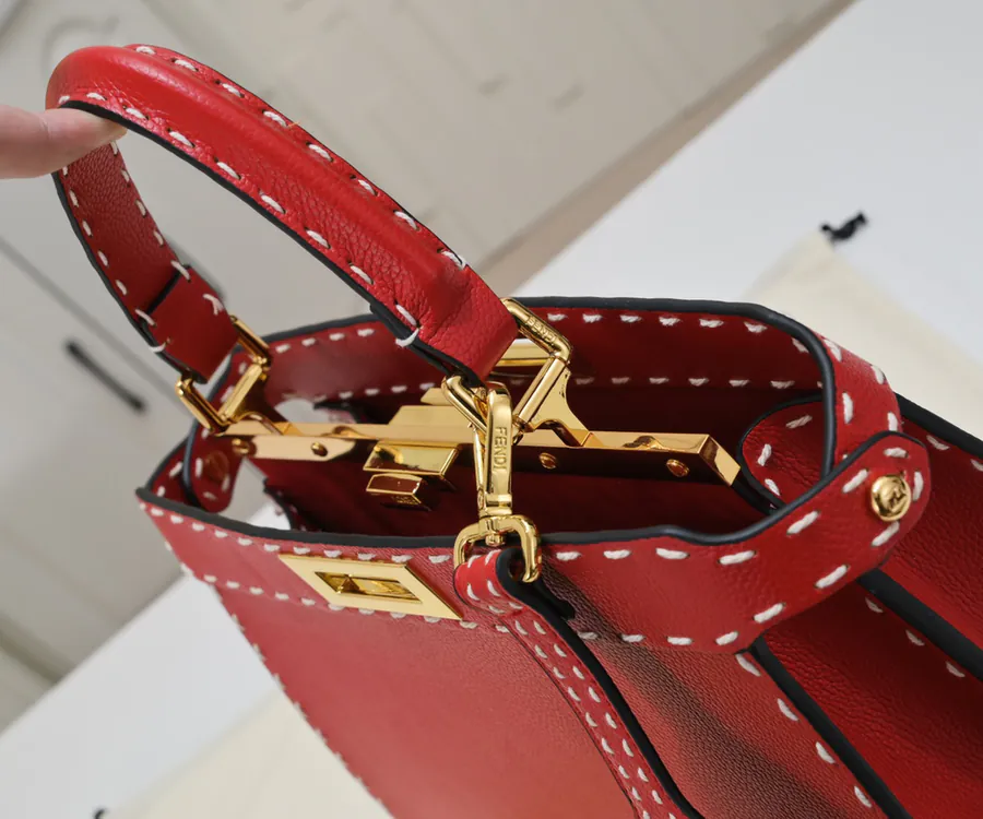 Fendi Peekaboo ISeeU Medium Handbag with Classic Details