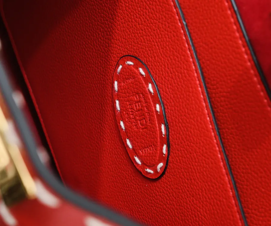 Fendi Peekaboo ISeeU Medium Handbag with Classic Details