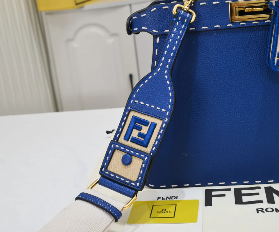 Fendi Peekaboo ISeeU Medium Handbag with Classic Hardware