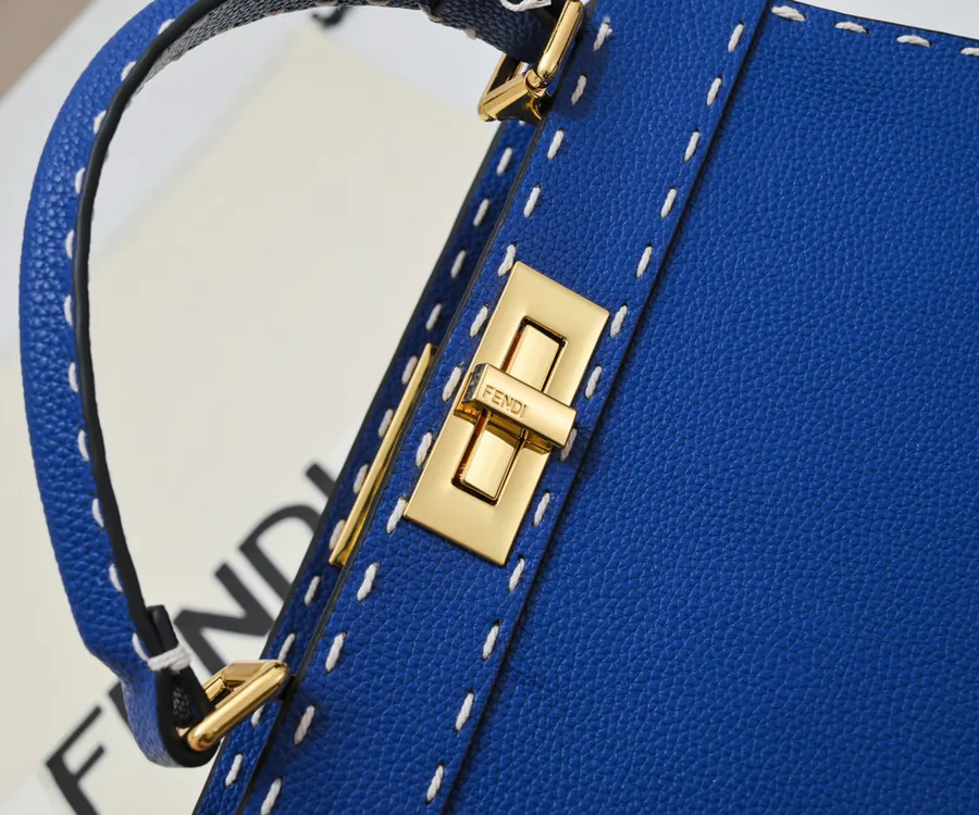 Fendi Peekaboo ISeeU Medium Handbag with Classic Hardware