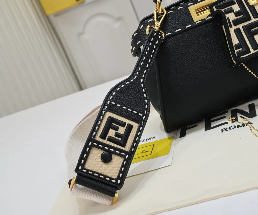 Fendi Peekaboo ISeeU Medium Handbag with Classic Hardware
